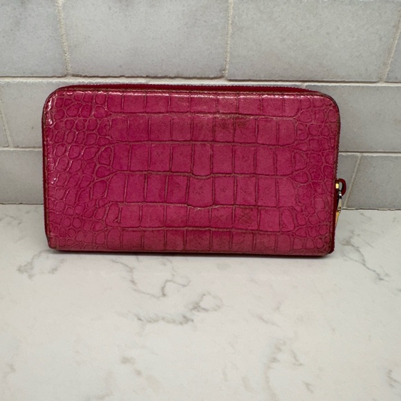 MIU MIU Croc Embossed Pink Leather Long Zip Wallet. Used Authentic - Picture 2 of 9